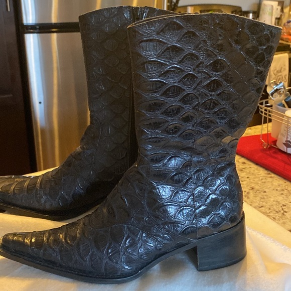 Women Black Croc Boots - Picture 3 of 4